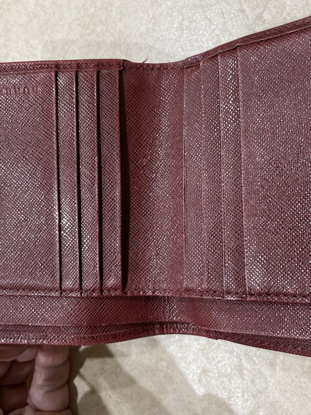 Burberry Vintage Check Tri-Fold Wallet in Haymarket Check with Burgundy Trim - Picture 11 of 13